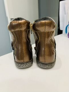 Сапожки новые малышковые kapika р.20