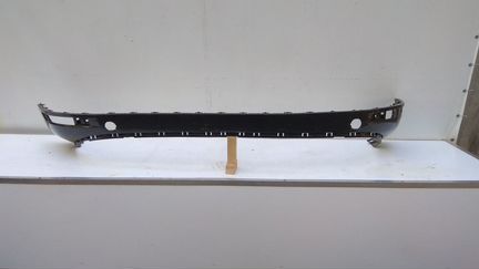 Средняя часть заднего бампера VW Touareg 2 с 2010г