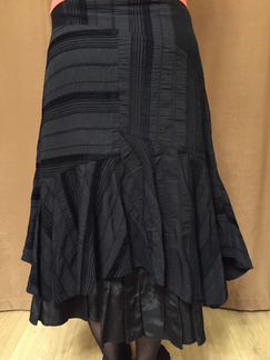 Чёрная юбка на широкой резинке