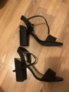 Босоножки Guess, размер 40