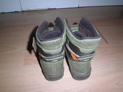 Продаю зимние сапожки 