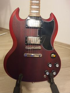 Электрогитара Epiphone G400 Worn Churry + комбик