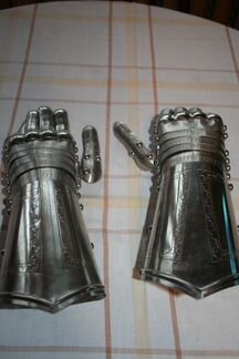 Наручи латы стальные