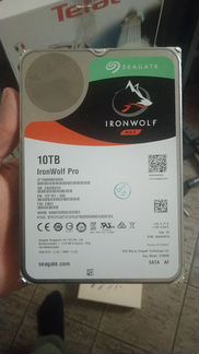 Жесткийе диски 4 штуки 10 тб
