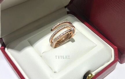 Золотое кольцо Cartier Juste un Clou с бриллиантам