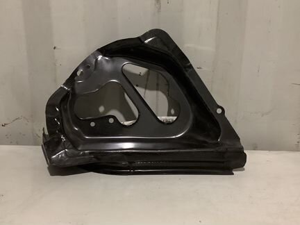 Панель суппорт заднего правого фонаря Camry 30